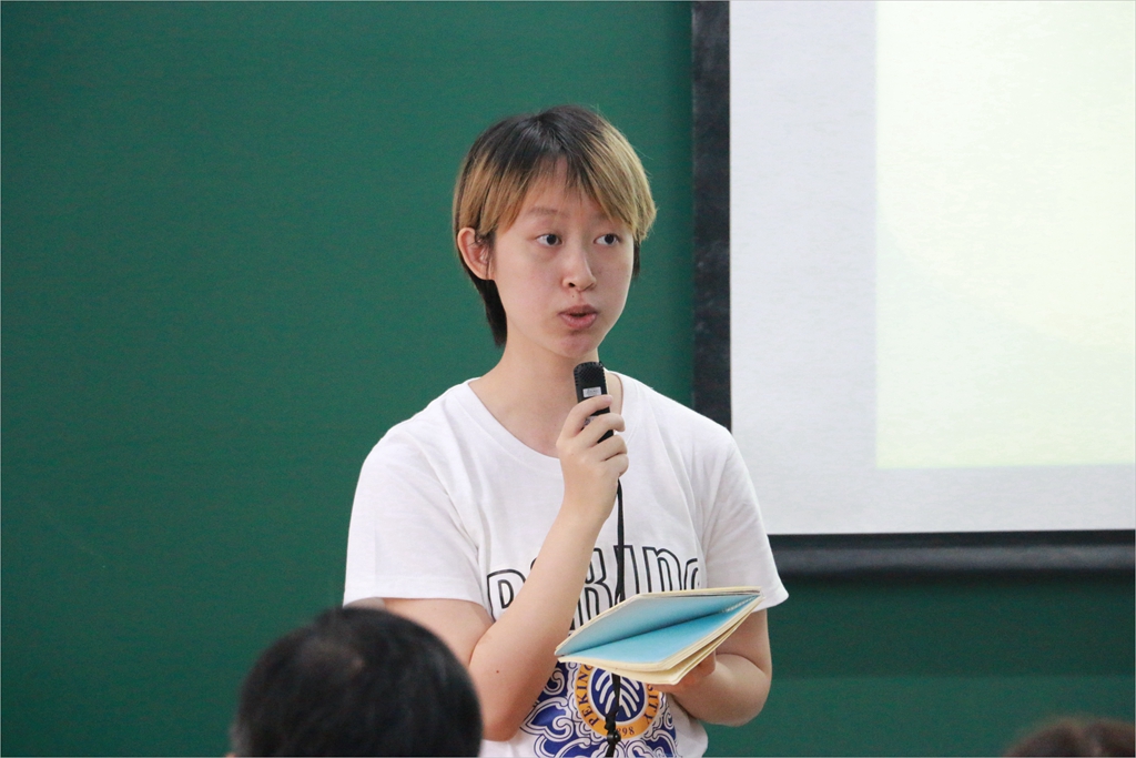 3d0405f04aeb46d3998a71ef7c213218.jpg 學員代表、香港大學趙含章同學發言.jpg